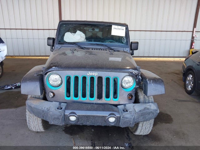 1C4BJWEG3HL532979 Jeep Wrangler Unlimited Sahara 4x4