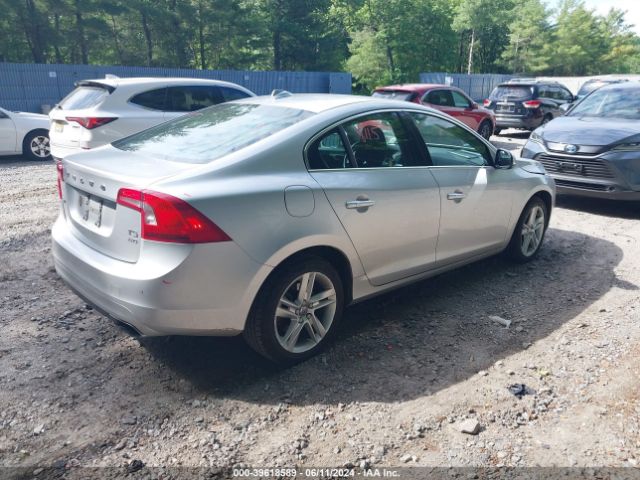 YV1612TK0F2362966 Volvo S60 T5 Premier