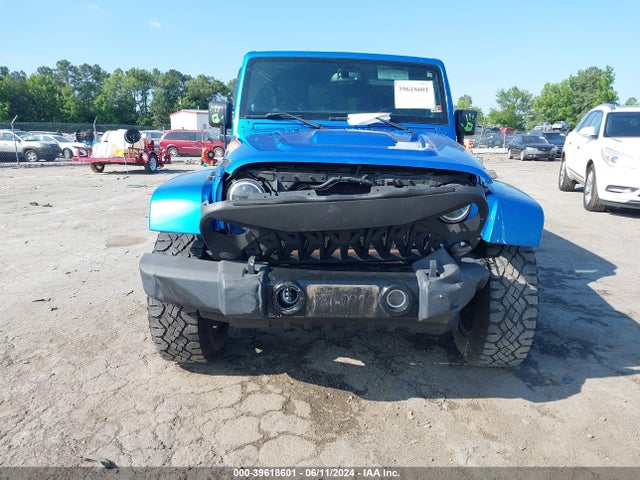 1C4HJWEG4EL159022 Jeep Wrangler Unlimited Polar Edition