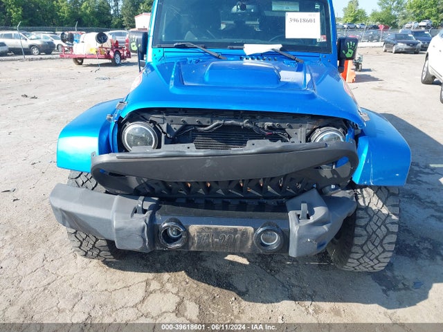 1C4HJWEG4EL159022 Jeep Wrangler Unlimited Polar Edition