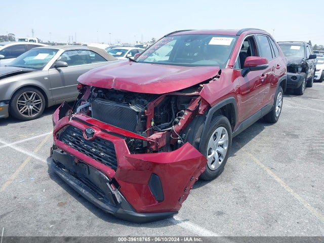Toyota RAV4 LE 2019 JTMK1RFV7KD025700 Image 2