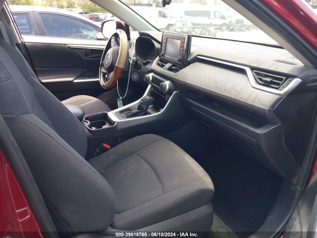Toyota RAV4 LE 2019 JTMK1RFV7KD025700 Image 5