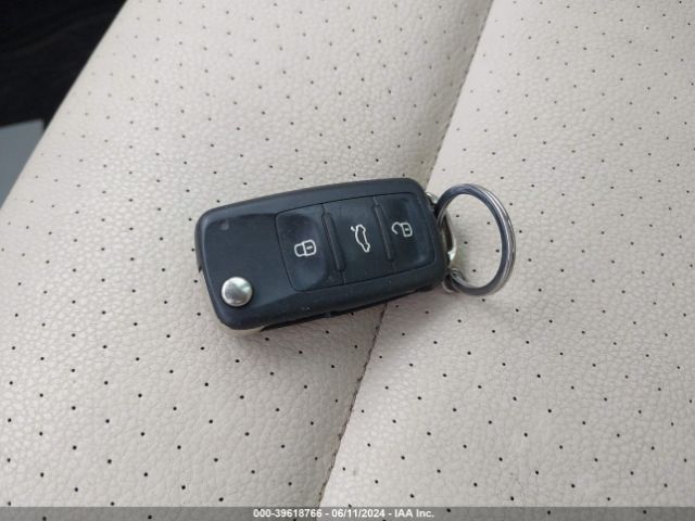 WVGAV3AX4EW510533 Volkswagen Tiguan Sel