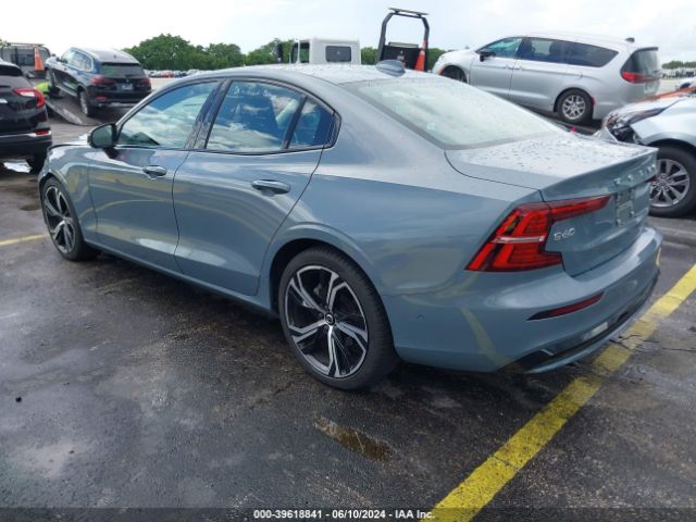 7JRL12FL3RG280798 Volvo S60 B5 Plus Dark Theme