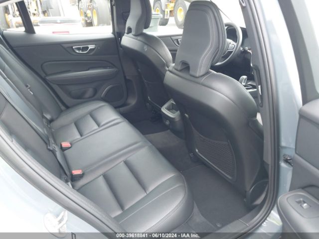7JRL12FL3RG280798 Volvo S60 B5 Plus Dark Theme