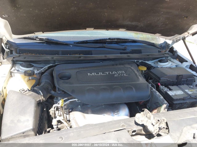 Chrysler 200 S 2015 1C3CCCBB8FN584698 Image 10