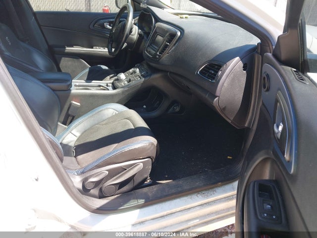 Chrysler 200 S 2015 1C3CCCBB8FN584698 Image 5