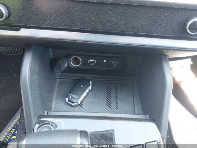 5XYK33AF0PG028924 KIA Sportage Ex