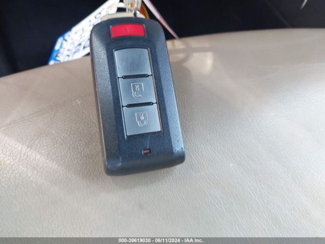 JA4AD3A38KZ023554 Mitsubishi Outlander Sel