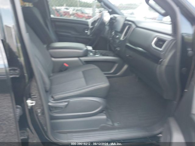 1N6AA1E66JN533539 Nissan TITAN SV