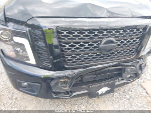 1N6AA1E66JN533539 Nissan TITAN SV