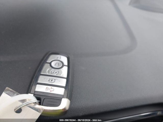 1FMCU9J94LUB10741 Ford Escape Titanium