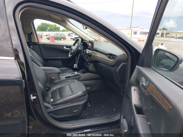 1FMCU9J94LUB10741 Ford Escape Titanium