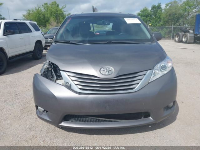 5TDYZ3DC0HS861105 Toyota Sienna Xle Premium 8 Passenger