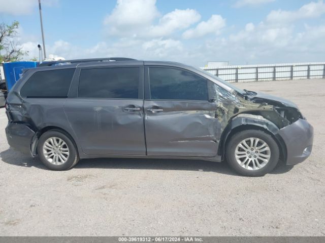 5TDYZ3DC0HS861105 Toyota Sienna Xle Premium 8 Passenger
