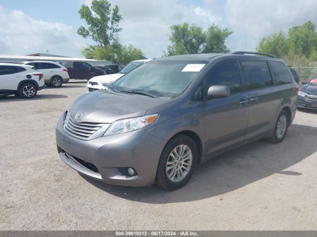 5TDYZ3DC0HS861105 Toyota Sienna Xle Premium 8 Passenger