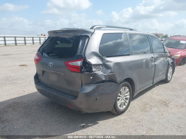 5TDYZ3DC0HS861105 Toyota Sienna Xle Premium 8 Passenger