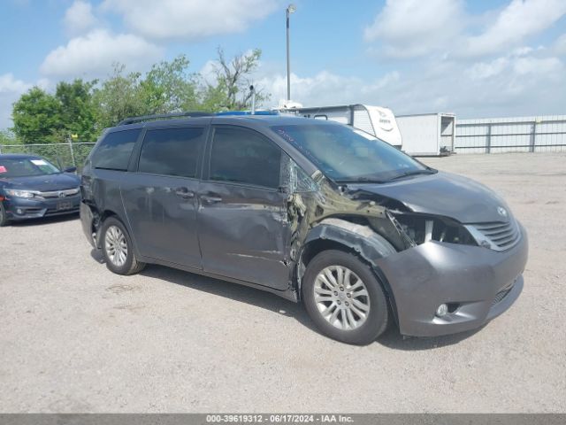 5TDYZ3DC0HS861105 Toyota Sienna Xle Premium 8 Passenger