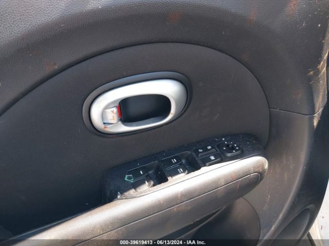 KNDJP3A55F7139083 KIA SOUL +