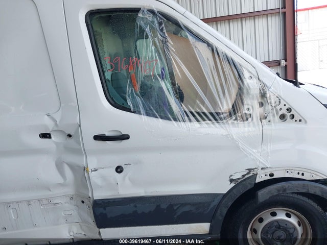 Ford Transit-150 2016 1FTYE1CMXGKA17394 Image 18