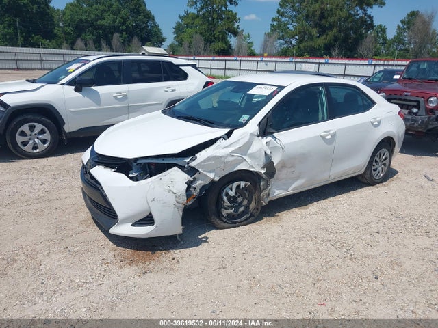 Toyota COROLLA LE 2018 2T1BURHEXJC048517 Image 2