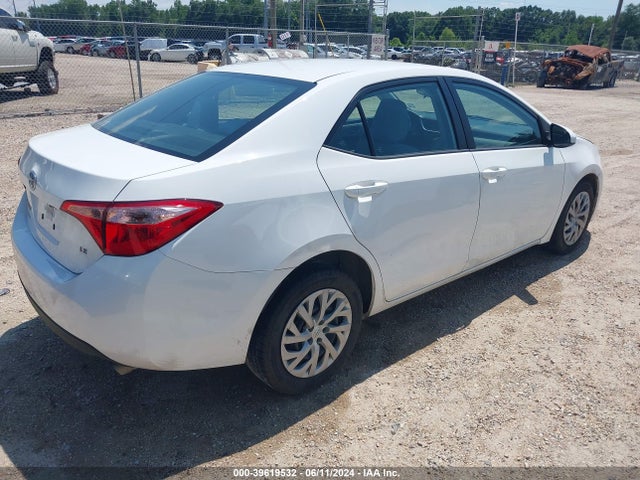 Toyota COROLLA LE 2018 2T1BURHEXJC048517 Image 4