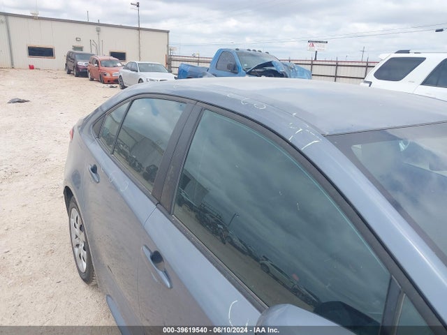 Toyota COROLLA LE 2022 5YFEPMAE6NP314543 Image 18
