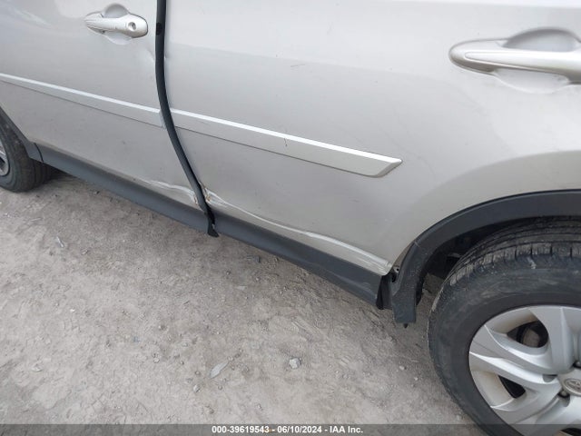 Toyota RAV4 LE 2014 JTMZFREV6EJ012069 Image 20