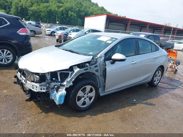 Chevrolet Cruze Ls Auto 2018 1G1BC5SM6J7248316 Image 2
