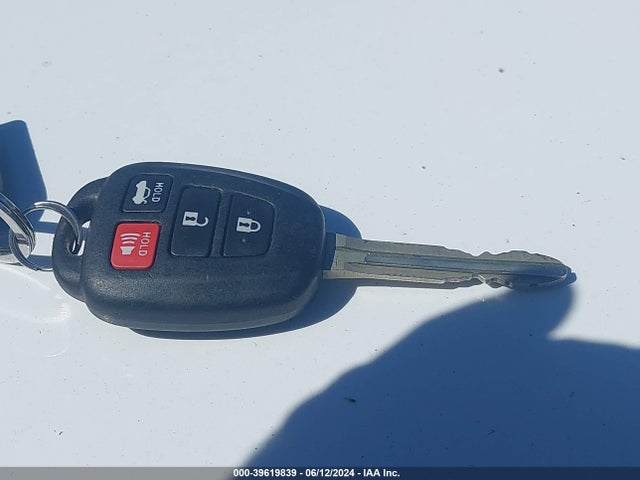 Toyota CAMRY LE 2016 4T4BF1FKXGR568069 Image 11