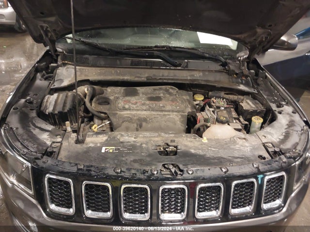 3C4NJDBB7JT112257 Jeep Compass Latitude 4x4