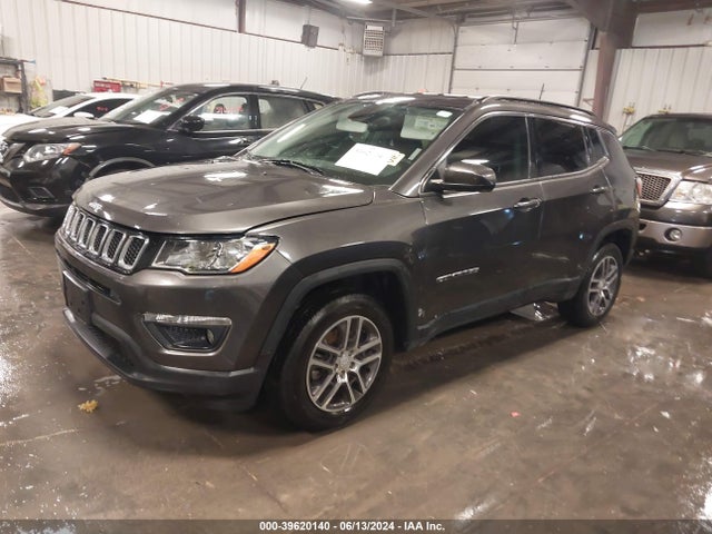 3C4NJDBB7JT112257 Jeep Compass Latitude 4x4