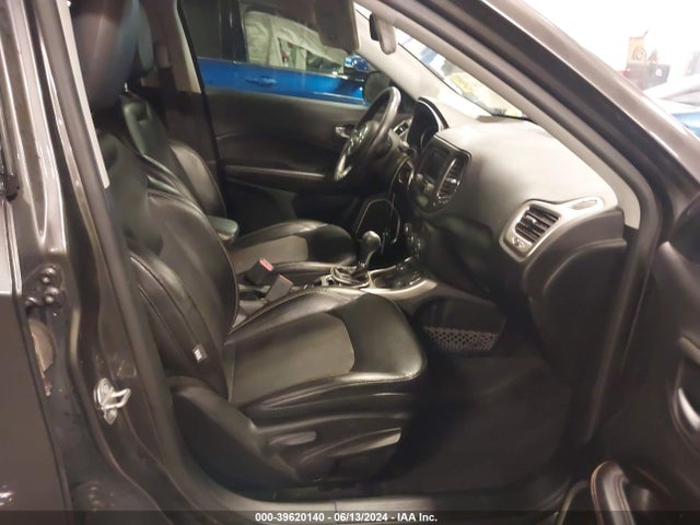 3C4NJDBB7JT112257 Jeep Compass Latitude 4x4