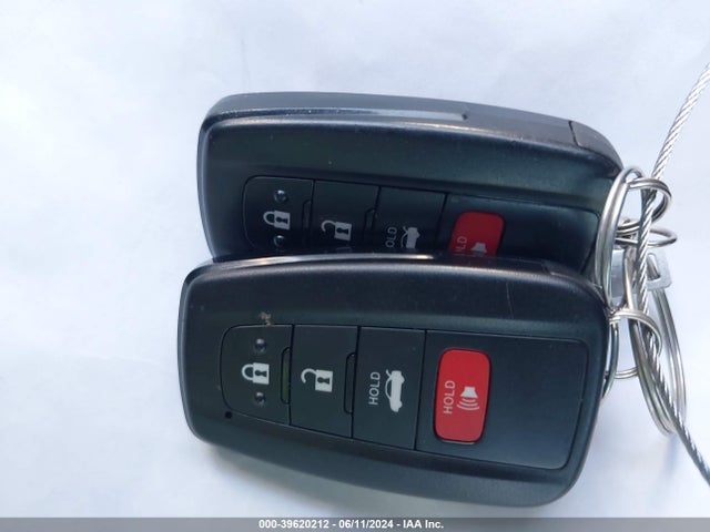 JTDP4MCE8NJ087942 Toyota COROLLA SE