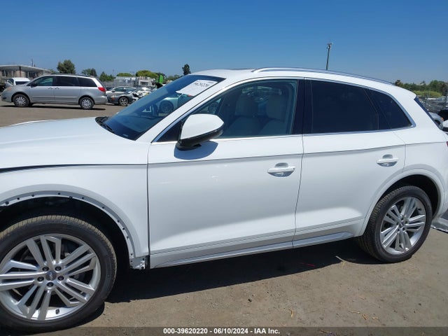 WA1BNAFY5J2207755 Audi Q5 2.0t Premium/2.0t Tech Premium