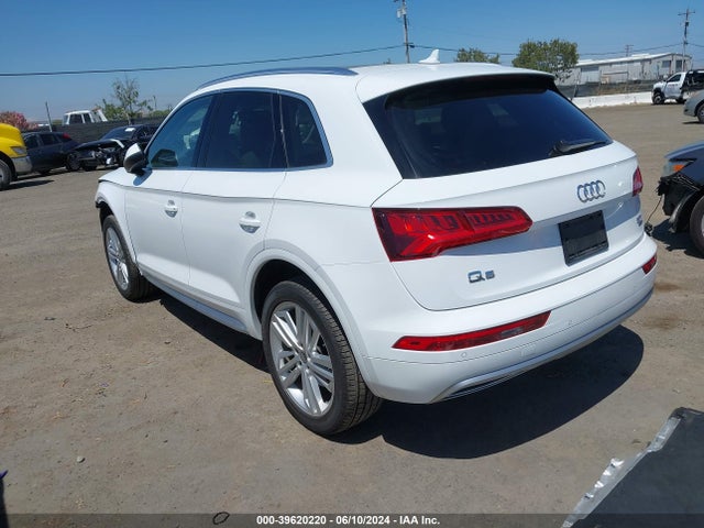 WA1BNAFY5J2207755 Audi Q5 2.0t Premium/2.0t Tech Premium