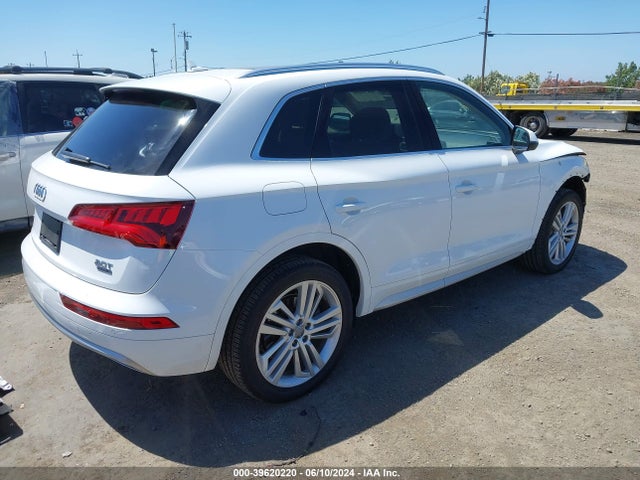 WA1BNAFY5J2207755 Audi Q5 2.0t Premium/2.0t Tech Premium