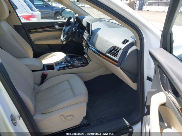 WA1BNAFY5J2207755 Audi Q5 2.0t Premium/2.0t Tech Premium