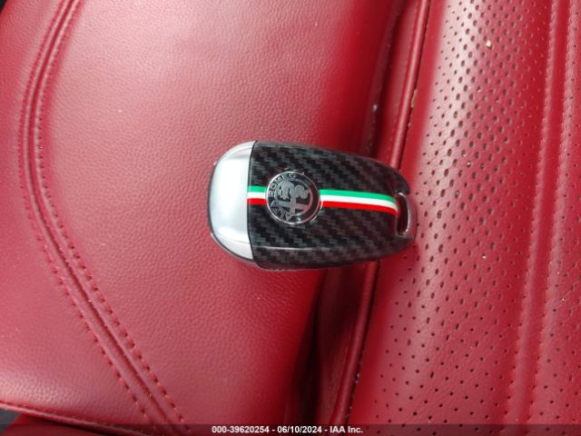 ZARFAMBN9P7669608 Alfa Romeo Giulia Veloce Rwd