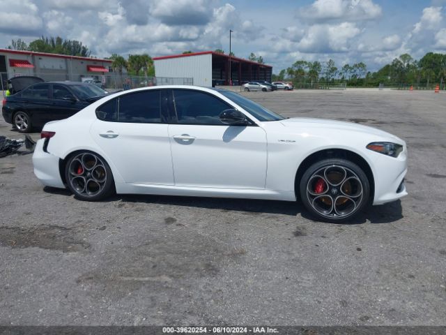 ZARFAMBN9P7669608 Alfa Romeo Giulia Veloce Rwd