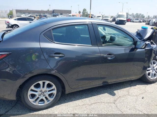 3MYDLBYV5HY165176 Toyota YARIS IA