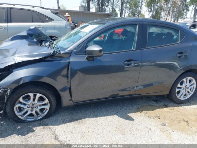 3MYDLBYV5HY165176 Toyota YARIS IA