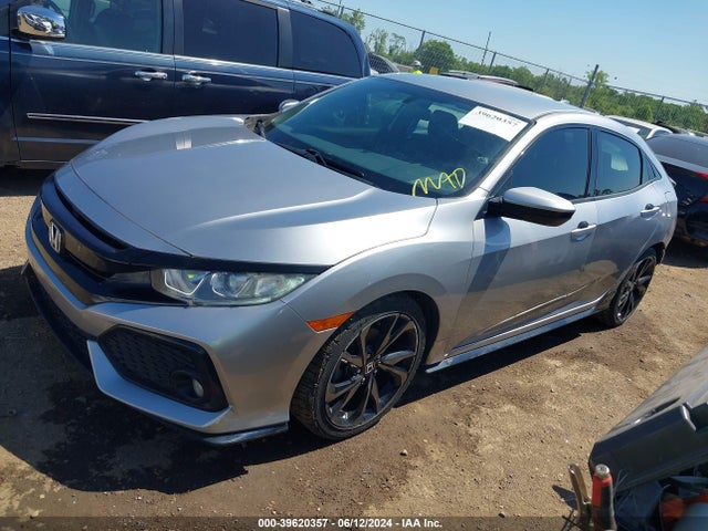 Honda Civic Sport 2018 SHHFK7H49JU239715 Image 2