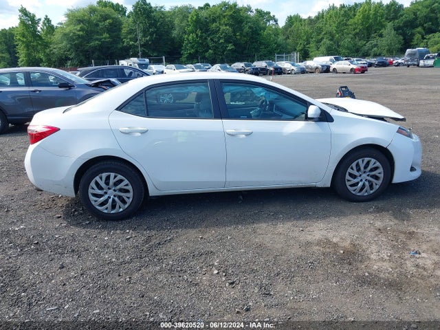 Toyota COROLLA LE 2018 2T1BURHE0JC014456 Image 13