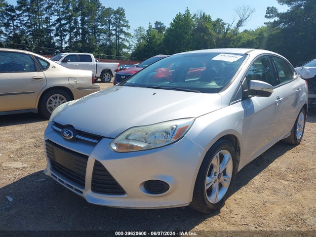 Ford FOCUS SE 2014 1FADP3F22EL318219 Image 2