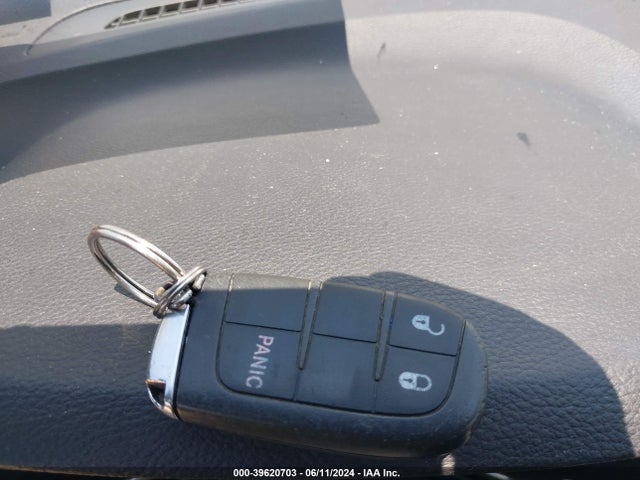 1C4RJEAG8JC399849 Jeep Grand Cherokee Laredo 4x2