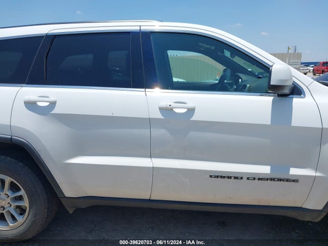 1C4RJEAG8JC399849 Jeep Grand Cherokee Laredo 4x2