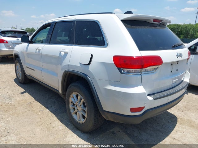 1C4RJEAG8JC399849 Jeep Grand Cherokee Laredo 4x2