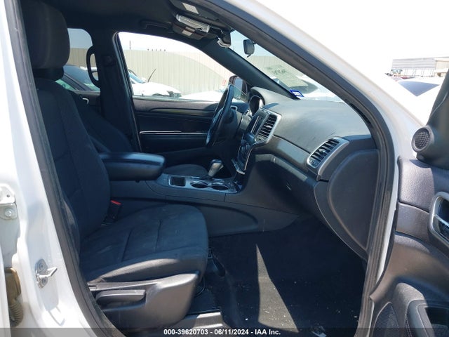 1C4RJEAG8JC399849 Jeep Grand Cherokee Laredo 4x2
