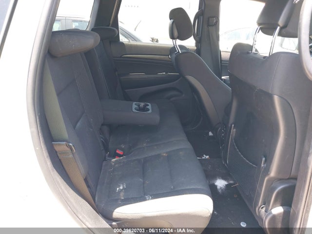 1C4RJEAG8JC399849 Jeep Grand Cherokee Laredo 4x2